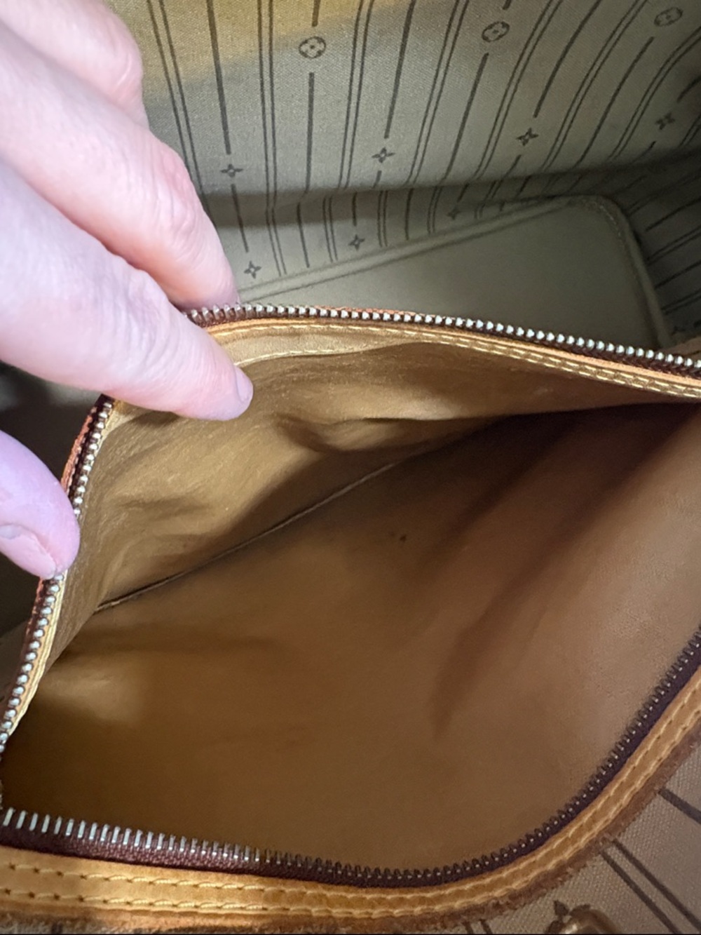Louis Vuitton Neverfull GM - Picture 7 of 10